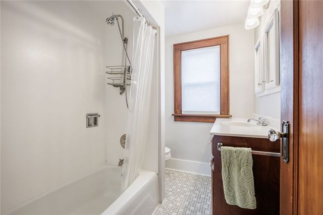 370 Laurelton Rd, Irondequoit, NY 14609