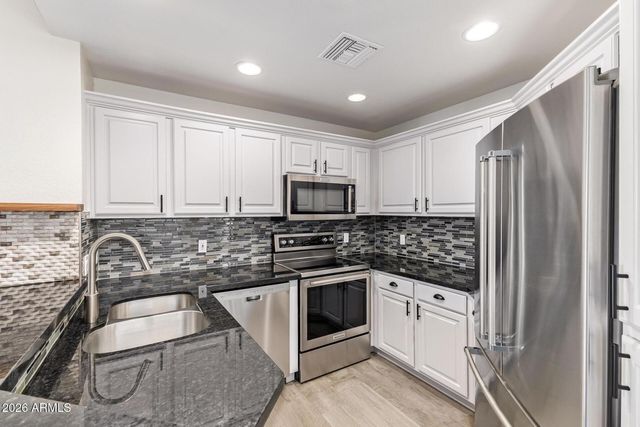 7887 N 16th Street Unit 123, Phoenix, AZ 85020