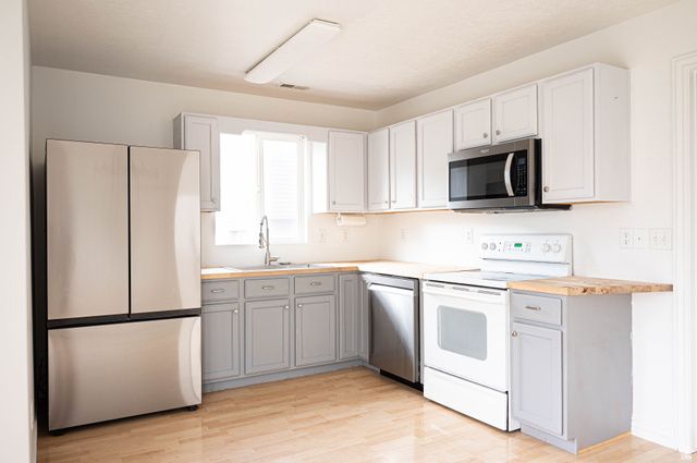 4048 E CLARK ST, Eagle Mountain, UT 84005