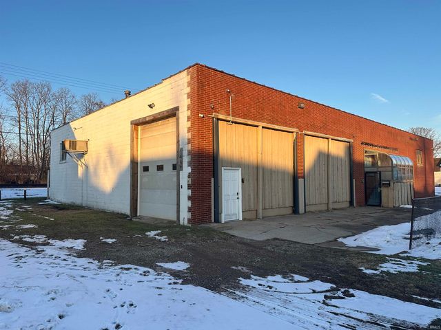 1200 W 6Th Street, Mishawaka, IN 46544