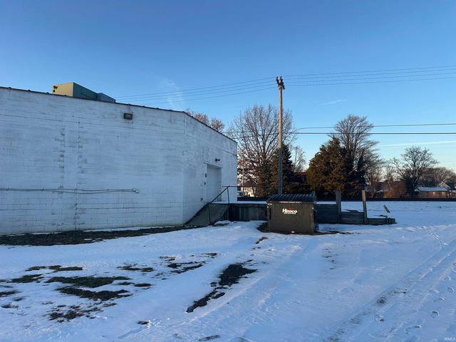 1200 W 6Th Street, Mishawaka, IN 46544