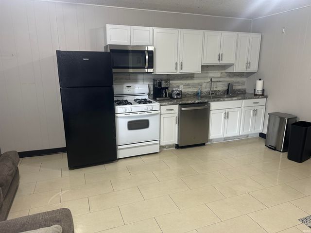 1200 W 6Th Street, Mishawaka, IN 46544