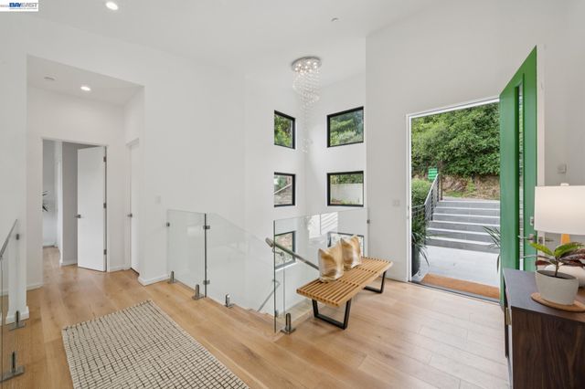 6874 BUCKINGHAM BOULEVARD, Berkeley, CA 94705