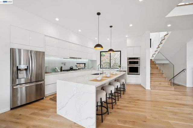 6874 BUCKINGHAM BOULEVARD, Berkeley, CA 94705