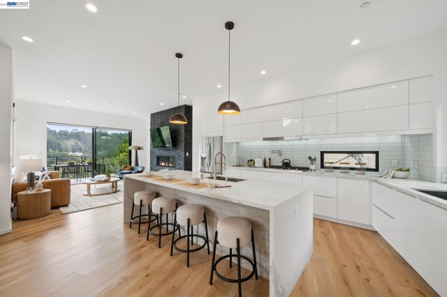 6874 BUCKINGHAM BOULEVARD, Berkeley, CA 94705
