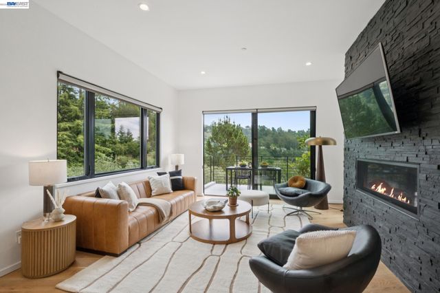 6874 BUCKINGHAM BOULEVARD, Berkeley, CA 94705