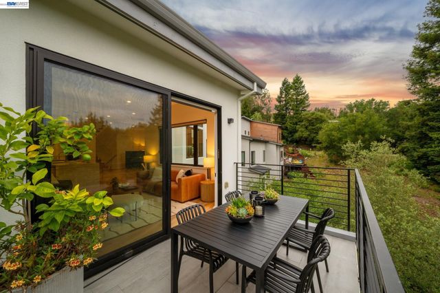 6874 BUCKINGHAM BOULEVARD, Berkeley, CA 94705