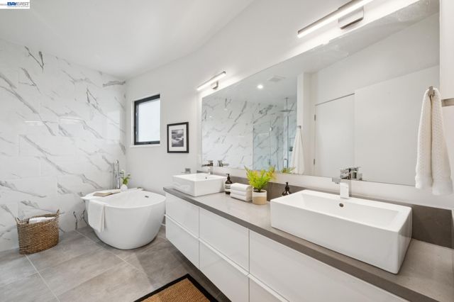 6874 BUCKINGHAM BOULEVARD, Berkeley, CA 94705