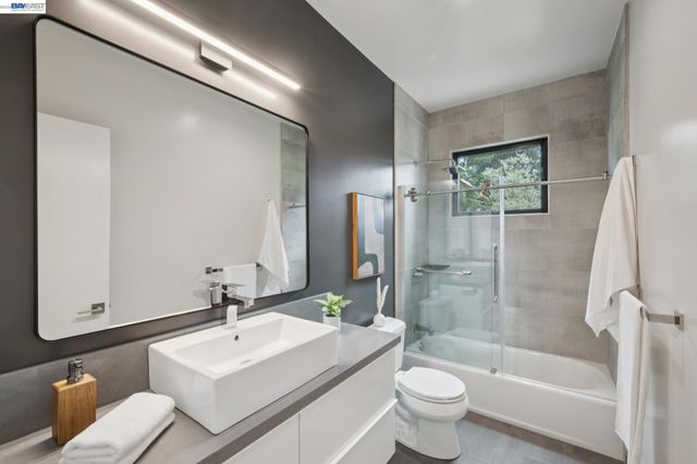 6874 BUCKINGHAM BOULEVARD, Berkeley, CA 94705