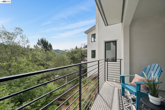 6874 BUCKINGHAM BOULEVARD, Berkeley, CA 94705