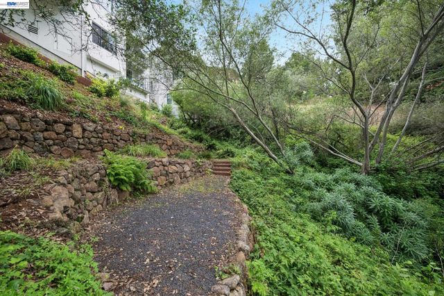 6874 BUCKINGHAM BOULEVARD, Berkeley, CA 94705