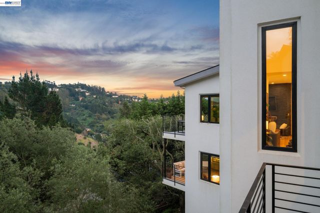 6874 BUCKINGHAM BOULEVARD, Berkeley, CA 94705