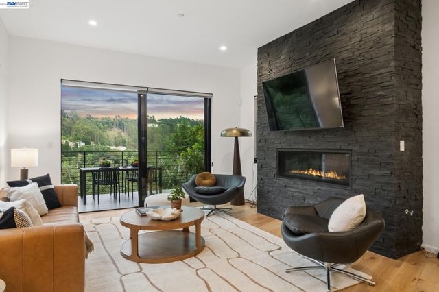 6874 BUCKINGHAM BOULEVARD, Berkeley, CA 94705