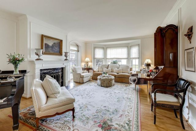 1135 Buttonwood Lane, Northbrook, IL 60062