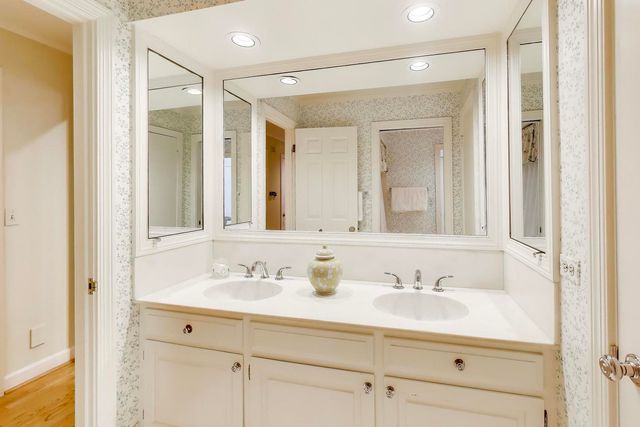 1135 Buttonwood Lane, Northbrook, IL 60062