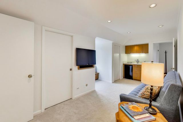 1135 Buttonwood Lane, Northbrook, IL 60062