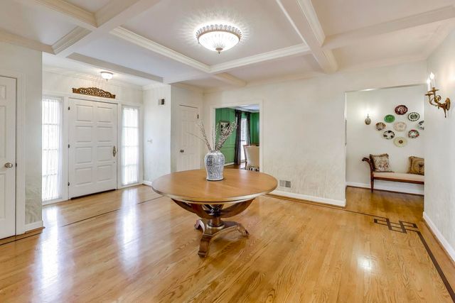 1135 Buttonwood Lane, Northbrook, IL 60062