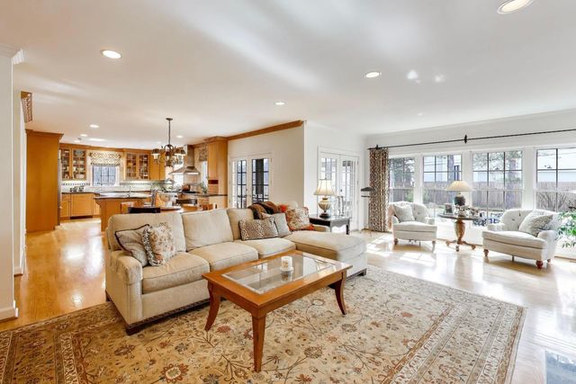 1135 Buttonwood Lane, Northbrook, IL 60062