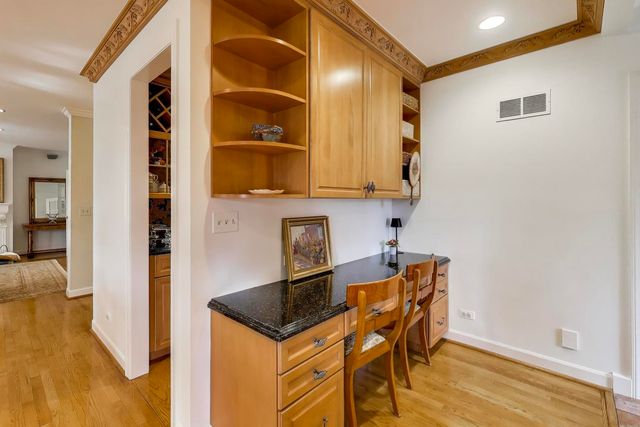 1135 Buttonwood Lane, Northbrook, IL 60062