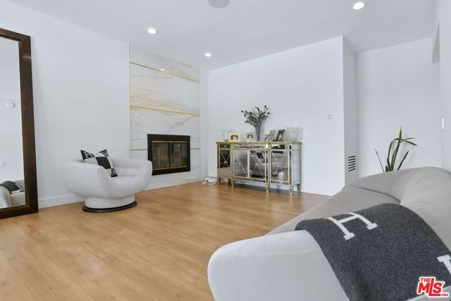 9664 Andora Avenue, Chatsworth (los Angeles), CA 91311