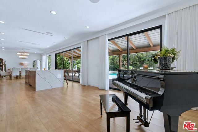 9664 Andora Avenue, Chatsworth (los Angeles), CA 91311