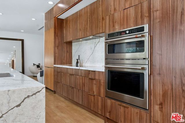 9664 Andora Avenue, Chatsworth (los Angeles), CA 91311