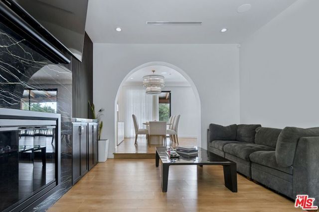 9664 Andora Avenue, Chatsworth (los Angeles), CA 91311