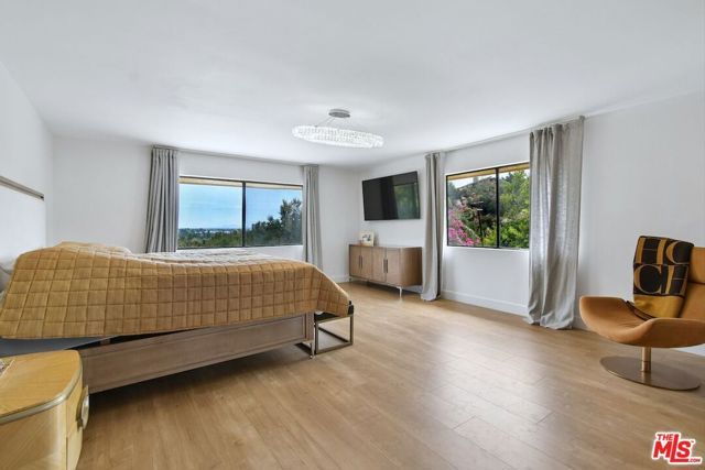 9664 Andora Avenue, Chatsworth (los Angeles), CA 91311