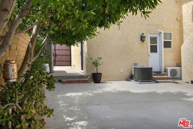9664 Andora Avenue, Chatsworth (los Angeles), CA 91311