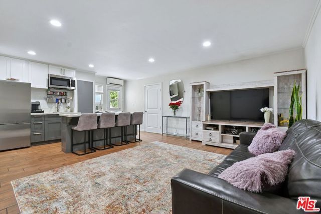 9664 Andora Avenue, Chatsworth (los Angeles), CA 91311