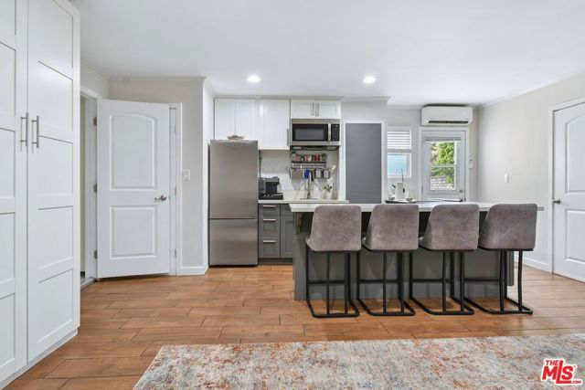 9664 Andora Avenue, Chatsworth (los Angeles), CA 91311