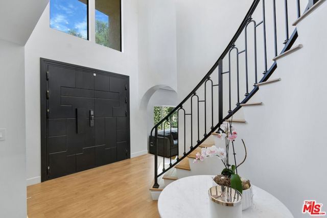 9664 Andora Avenue, Chatsworth (los Angeles), CA 91311