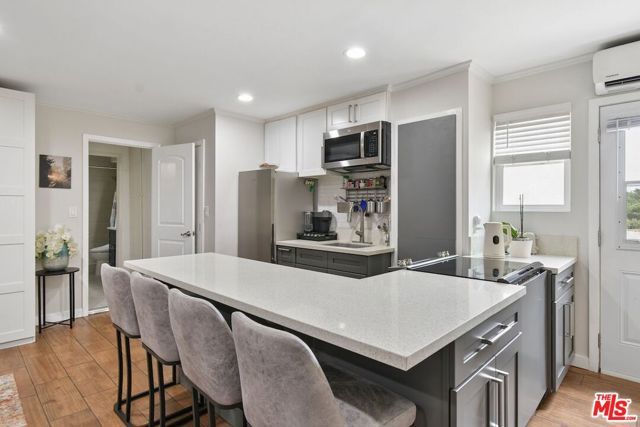 9664 Andora Avenue, Chatsworth (los Angeles), CA 91311