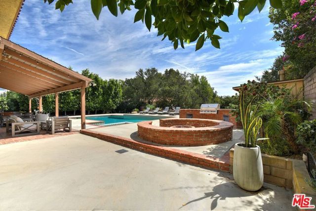 9664 Andora Avenue, Chatsworth (los Angeles), CA 91311