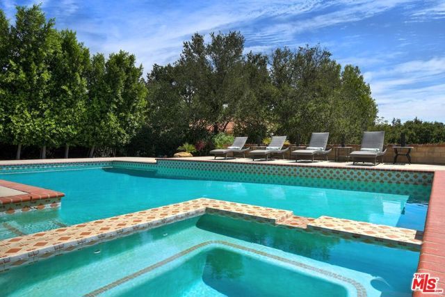 9664 Andora Avenue, Chatsworth (los Angeles), CA 91311