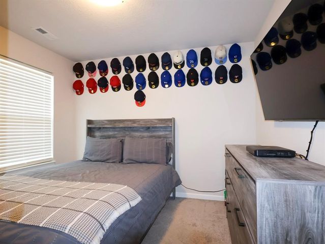 2351 Shadow Creek Circle, Des Moines, IA 50320