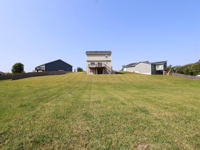 2351 Shadow Creek Circle, Des Moines, IA 50320