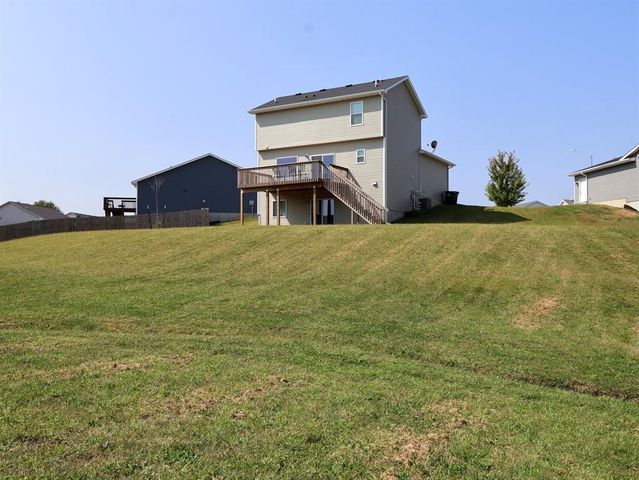 2351 Shadow Creek Circle, Des Moines, IA 50320