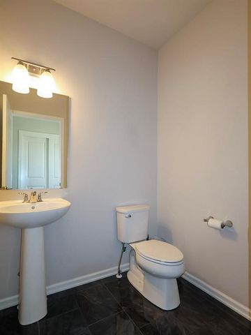 2351 Shadow Creek Circle, Des Moines, IA 50320