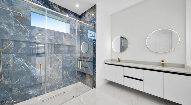 518 NW 1 LN, Cape Coral, FL 33993