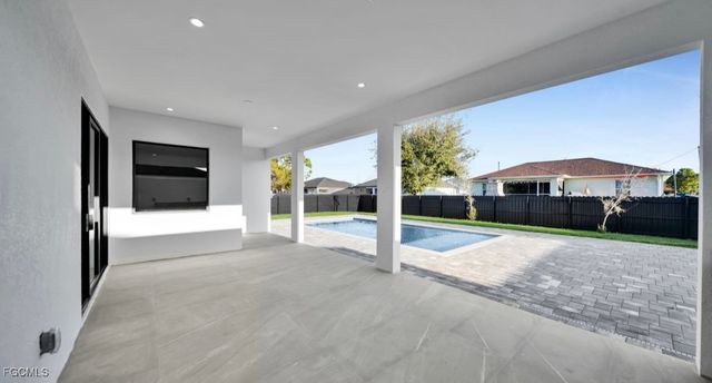 518 NW 1 LN, Cape Coral, FL 33993