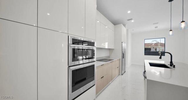 518 NW 1 LN, Cape Coral, FL 33993