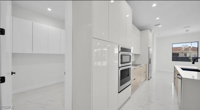 518 NW 1 LN, Cape Coral, FL 33993