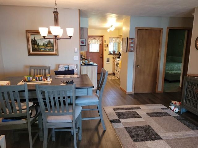 40411 North Shore Dr, Loon Lake, WA 99148