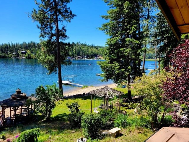 40411 North Shore Dr, Loon Lake, WA 99148