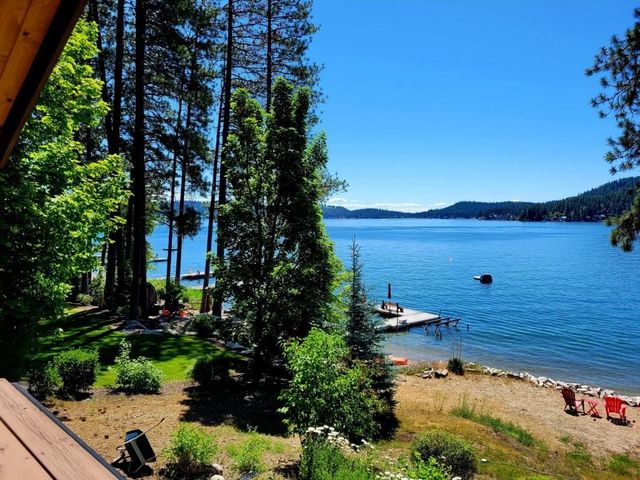 40411 North Shore Dr, Loon Lake, WA 99148
