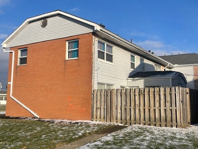 219 Buckeye Circle, Columbus, OH 43217