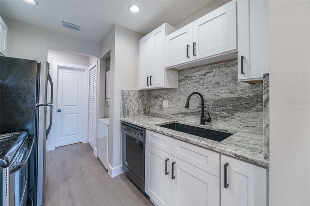372 MOORINGS COVE DRIVE 372, Tarpon Springs, FL 34689