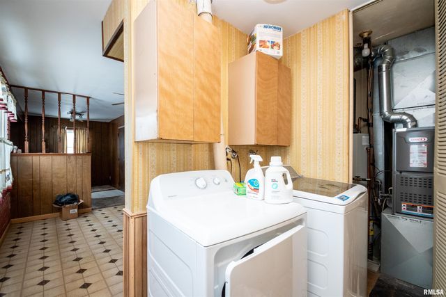 5702 N GRACELAND Drive, Peoria, IL 61614