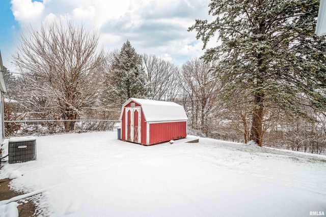 5702 N GRACELAND Drive, Peoria, IL 61614